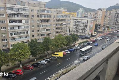 Apartament cu 2 camere decomandat în Decebal - 2