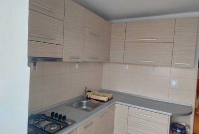 Apartament cu 3 camere decomandat în Tolstoi