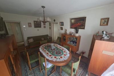 Apartament cu 4 camere semidecomandat în Podu Roș - 2