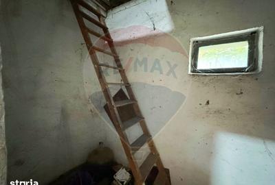 Casă cu 3 camere cu Canalizare în Central - 1