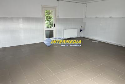 Spațiu comercial, de 30 mp, în Industrială - 1