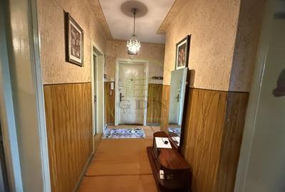 Apartament cu 3 camere decomandat, mobilat în 1 Mai - 9
