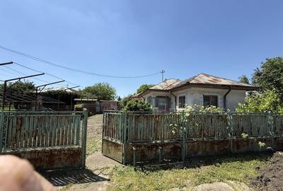 Casă cu 4 camere în Pietroșani - 6
