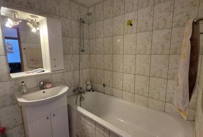 Garsonieră decomandată în Timpuri Noi