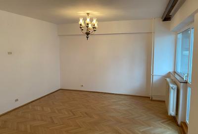 Apartament cu 3 camere decomandat în Dorobanți