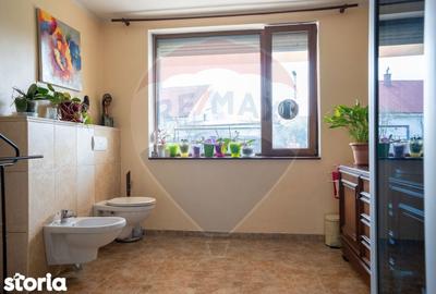 Casă cu 3 camere cu Teren 2000 Mp în Sânmartin - 9