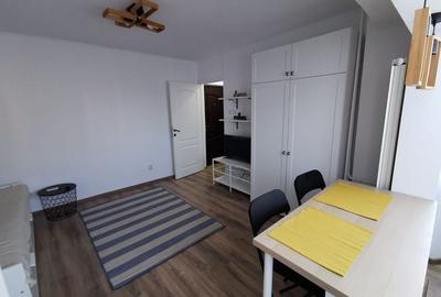Garsonieră decomandată în Brâncoveanu
