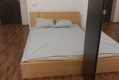 Garsonieră în Titan - 1
