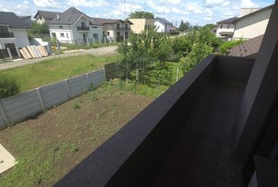 Casă cu 4 camere cu Teren 300 Mp în Domnești - 1