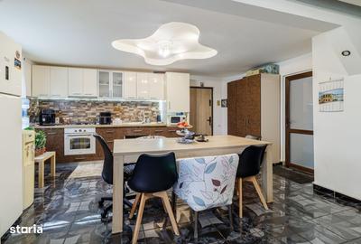 Apartament cu 3 camere decomandat, mobilat în Baicului