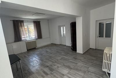Spațiu comercial, de 82 mp, în Central