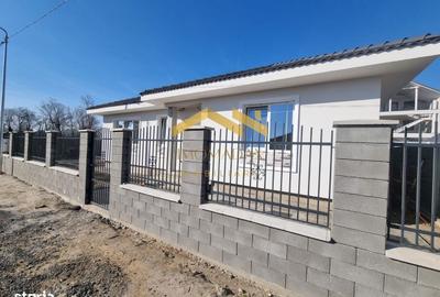 Casă cu 4 camere cu Teren 400 Mp în Sânmihaiu Român