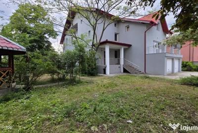 Casă cu 7 camere cu Teren 1120 Mp în Pipera