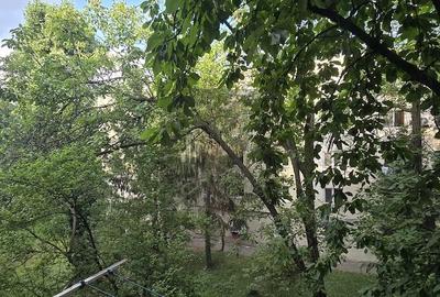 Apartament cu 2 camere semidecomandat în Berceni