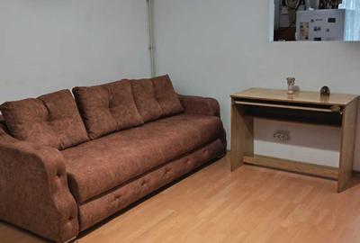 Apartament cu 2 camere decomandat în Nicolina