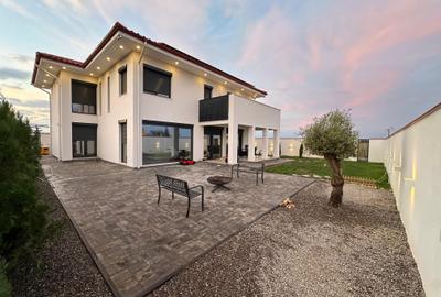Casă individuală cu 5 camere cu Teren 547 Mp în Corbeanca