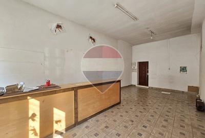 Apartament cu 4 camere decomandat în Central