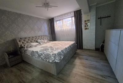 Apartament cu 2 camere decomandat în Tei