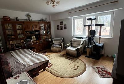 Apartament cu 3 camere decomandat, mobilat în Central - 1