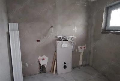 Casă cu 4 camere cu Teren 360 Mp în Moșnița Veche
