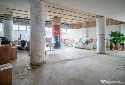 Spațiu comercial, de 210 mp, în Silva - 13