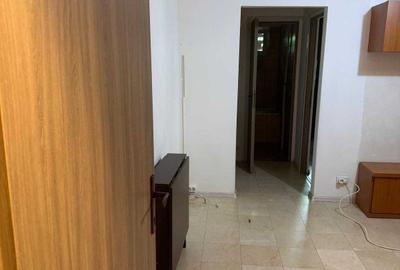 Apartament cu 3 camere semidecomandat în Central