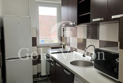 Apartament cu 3 camere semidecomandat în Central - 2