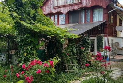 Casă cu 2 camere cu Teren 8421 Mp în Măgura