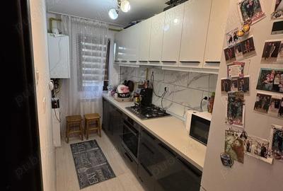 Apartament cu 3 camere semidecomandat în Central - 1