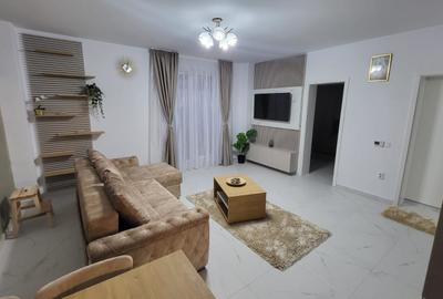 Apartament cu 2 camere decomandat, mobilat în Central