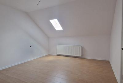 Casă cu 4 camere cu Teren 280 Mp în Lumina