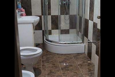 Apartament cu 2 camere decomandat în Arcul de Triumf