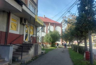 Spațiu comercial, de 26 mp, în Central - 8