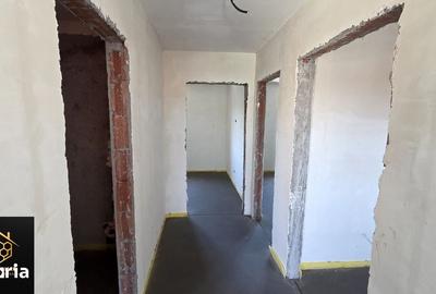 Casă cu 5 camere cu Teren 200 Mp în Malu Mare - 6