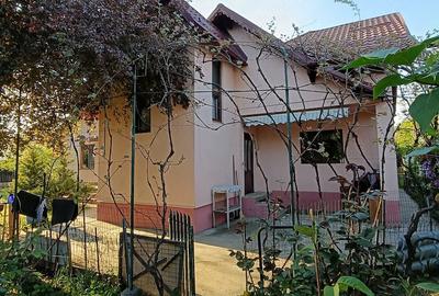 Casă cu 4 camere cu Teren 1250 Mp în Lipănești - 2