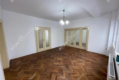 Apartament cu 4 camere decomandat în Central - 4