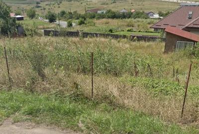 Teren de 550 mp, în Iris