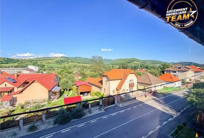 Apartament cu 3 camere decomandat în Malnaș