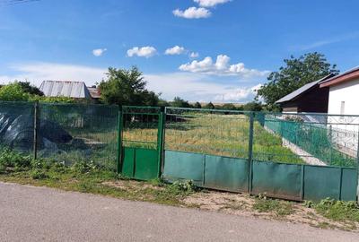 Teren de 2371 mp, în Pielești