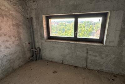 Casă cu 11 camere cu Canalizare în Brănești - 30