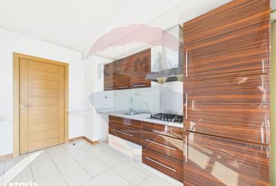 Apartament cu 3 camere în Ștefăneștii de Jos