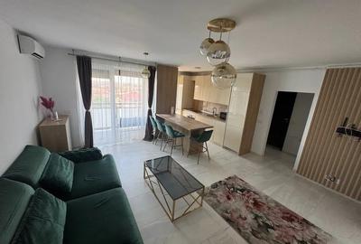 Apartament cu 3 camere semidecomandat în Soarelui