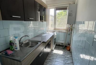 Apartament cu 2 camere nedecomandat în George Enescu