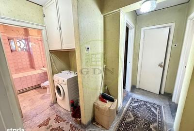 Apartament cu 3 camere semidecomandat, mobilat în Central