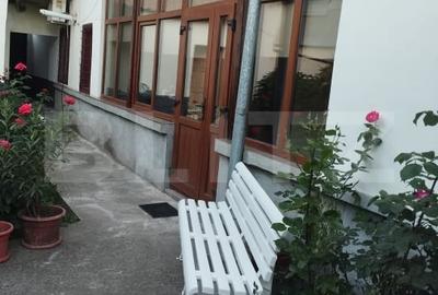 Casă individuală cu 3 camere cu Canalizare în Vest