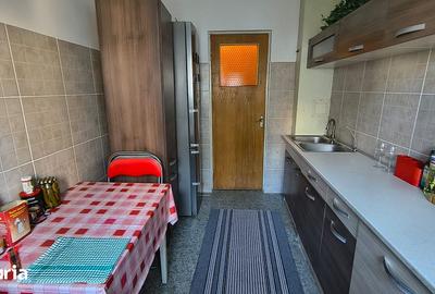 Apartament cu 2 camere decomandat în Vitan