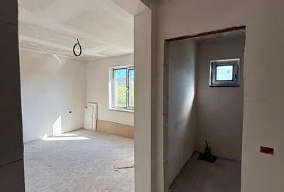 Casă cu Teren 374 Mp în Agigea