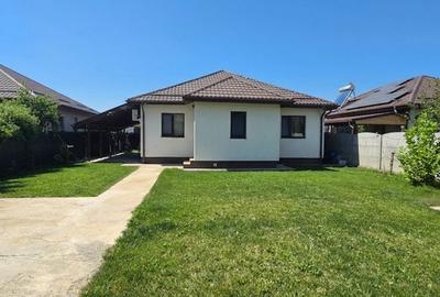 Casă cu 4 camere decomandat cu Teren 450 Mp în Clinceni