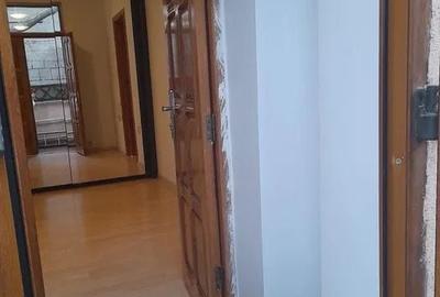 Casă cu 2 camere semidecomandat în Romană