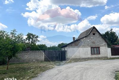 Casă cu 3 camere cu Teren 410 Mp în Central